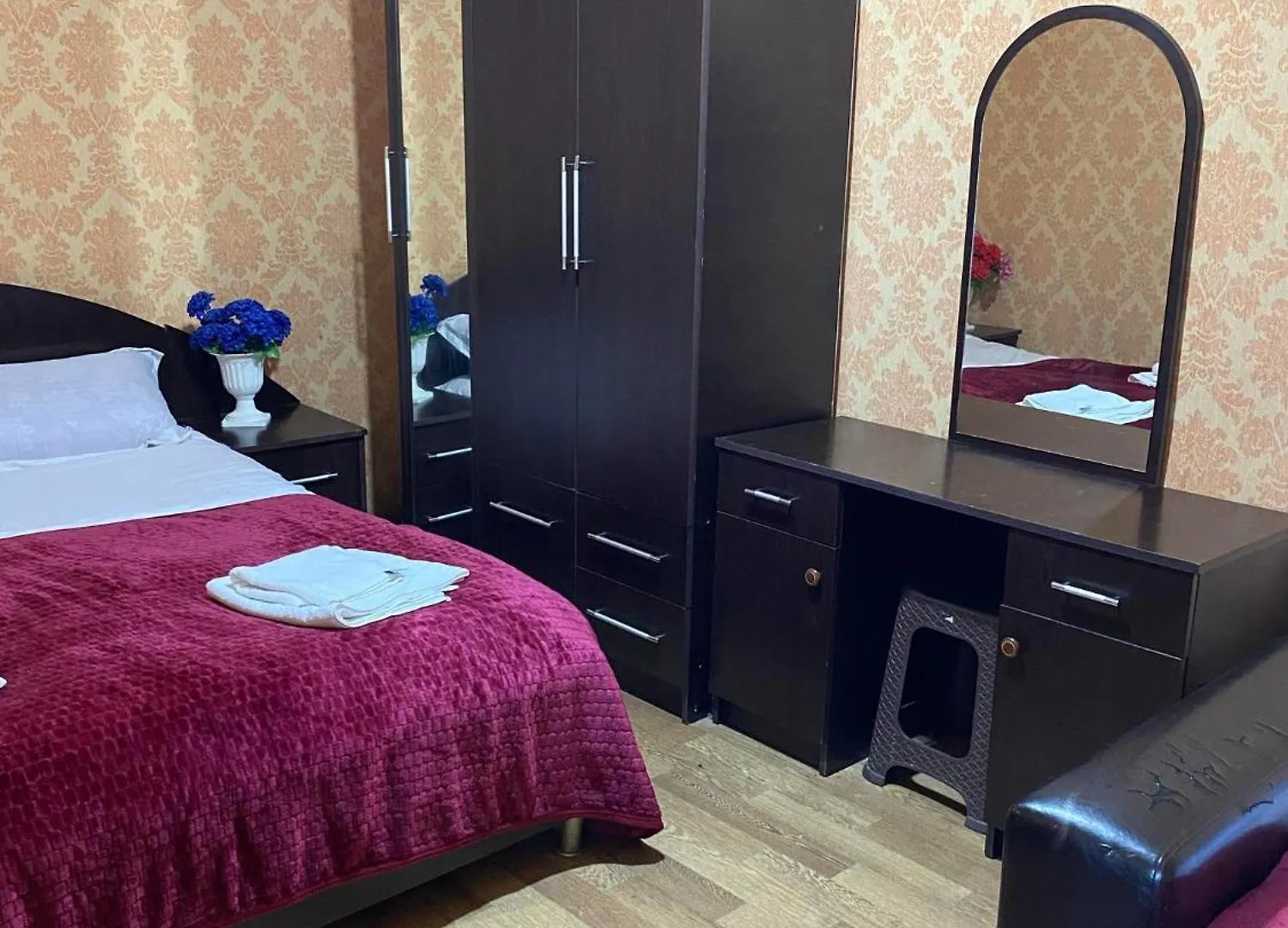 Apartment Erekle contacts